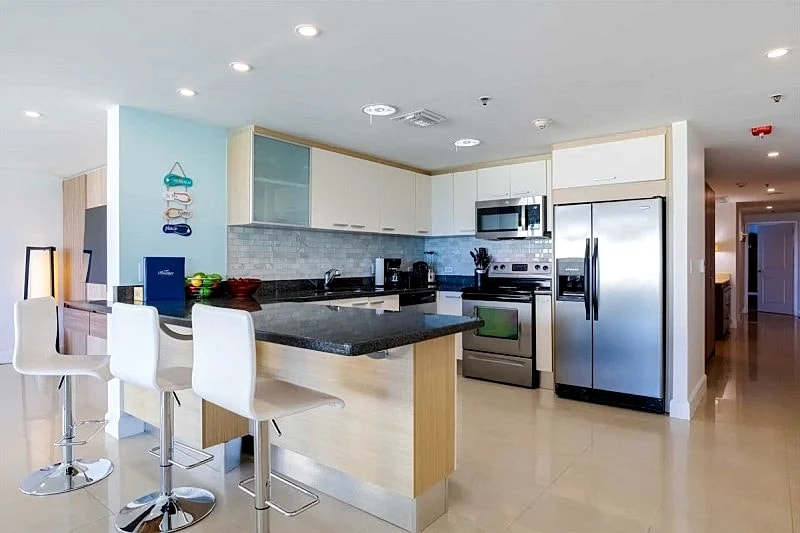 Beachfront - Aqua Vista 3BR condo - A347 in Oranjestad, Aruba — photo 5