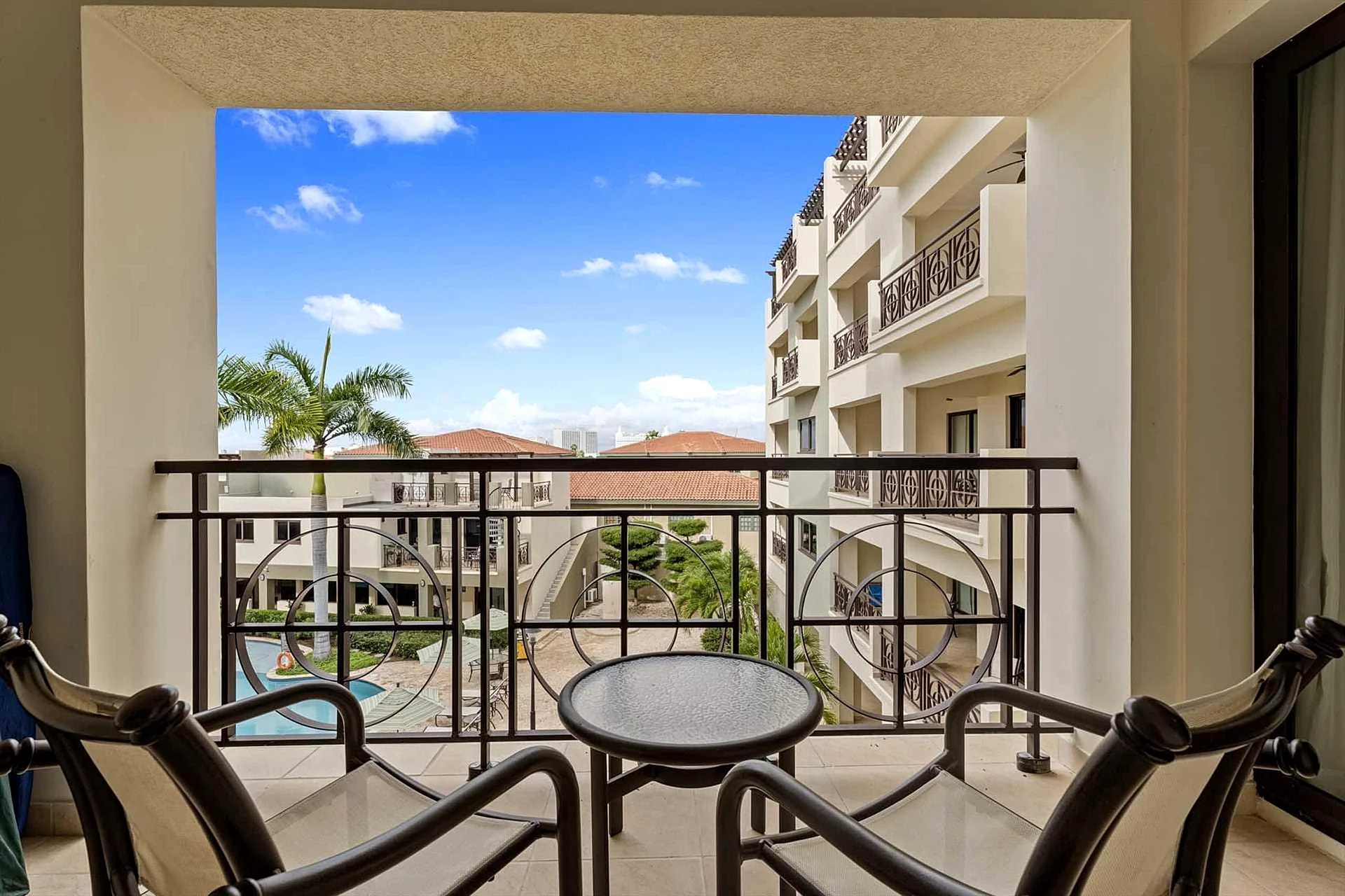 PC301 - Pool View - Perfect for a couple - 1BR in Noord, Aruba — photo 2