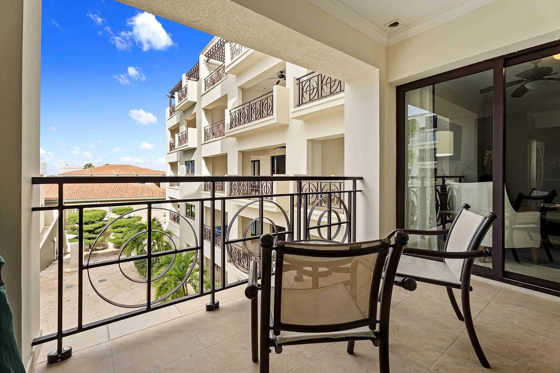 PC301 - Pool View - Perfect for a couple - 1BR in Noord, Aruba — photo 3