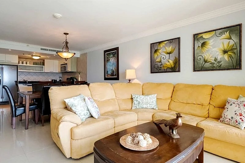 Beachfront - Glamour View 2BR condo - E422-2 in Oranjestad, Aruba — photo 3