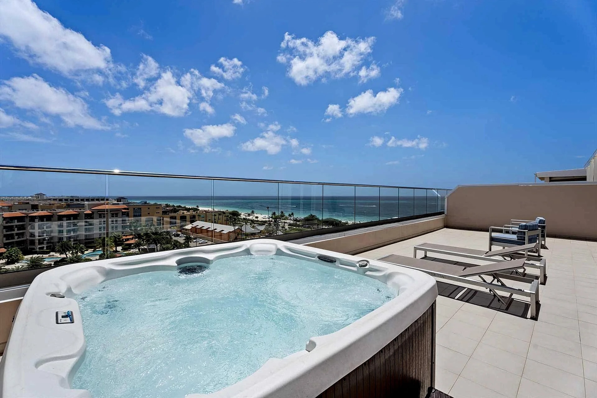 Beach View- Scenic View Penthouse 2BR condo- LV607 in Oranjestad, Aruba — photo 3