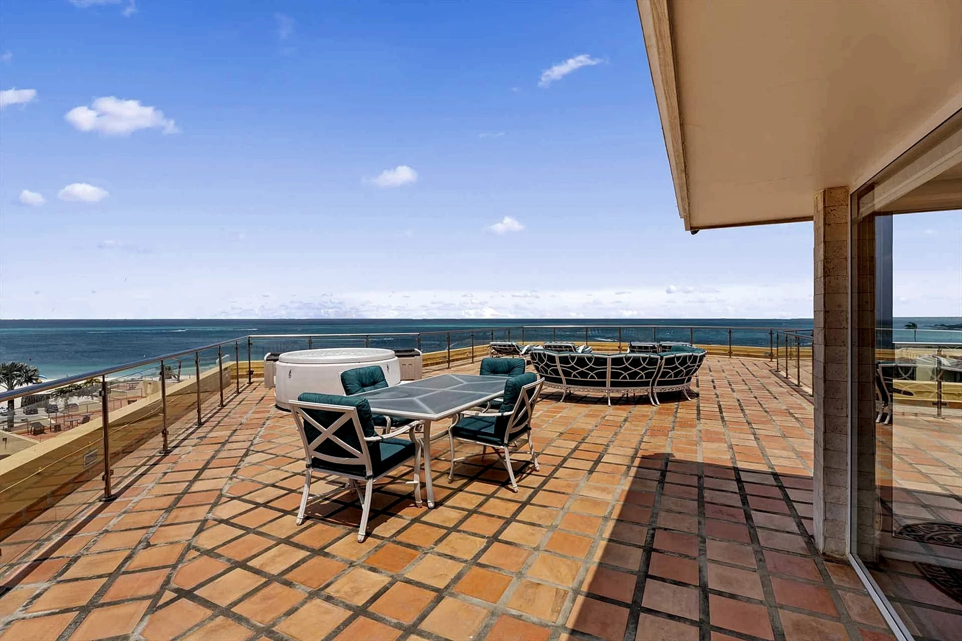 Beachfront - Ultimate Penthouse 3+BR condo - BG531 in Oranjestad, Aruba — photo 3