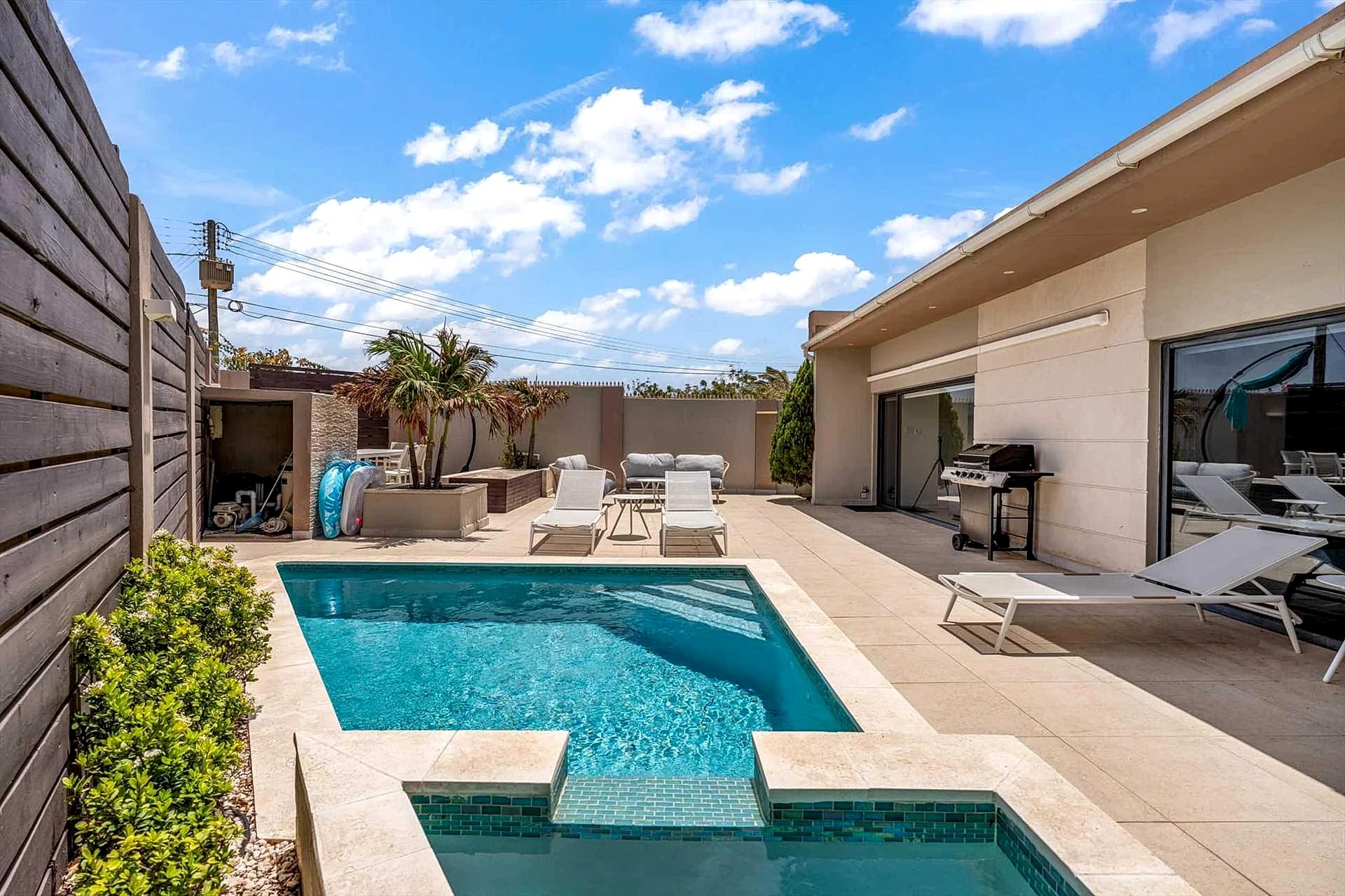 CD03-Private Villa with pool - Elegant Escape 4BR in Noord, Aruba — photo 2