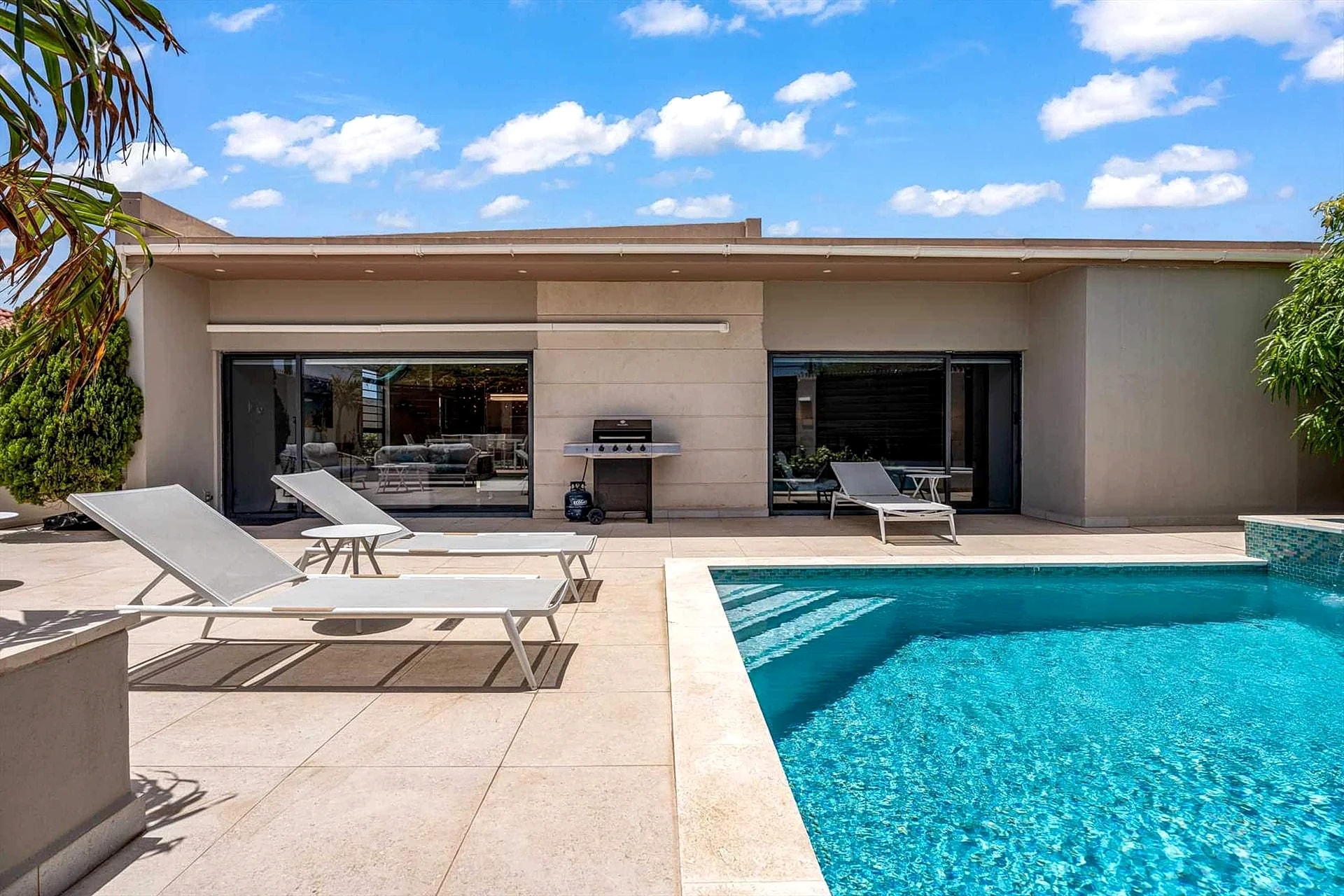 CD03-Private Villa with pool - Elegant Escape 4BR in Noord, Aruba — photo 4