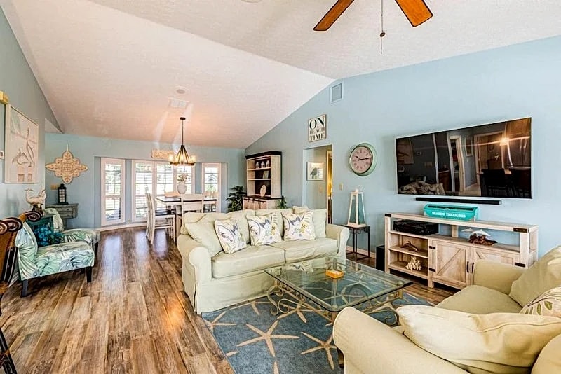 A perfect 3 BDR 2 BTH pool home with coastal vibes in Marco Island, Florida, United States — photo 3