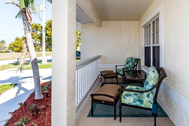 Super cute 3/2 inland home with heated pool in Marco Island, Florida, United States — photo 3