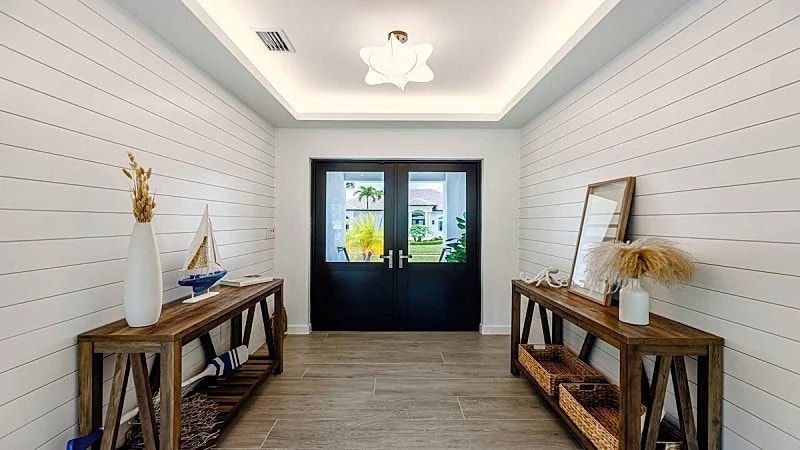 Gorgeous 4 bedroom 4 bath waterfront home on the South end of the island. in Marco Island, Florida, United States — photo 3
