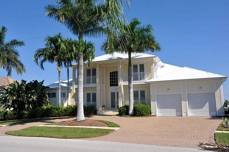 Gorgeous 3 BDR waterfront home on Marco Island. in Marco Island, Florida, United States — photo 1
