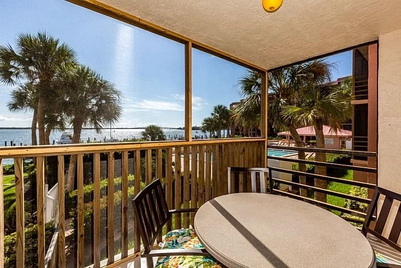 1/1 Condo views of the beautiful Marco River in Marco Island, Florida, United States — photo 4
