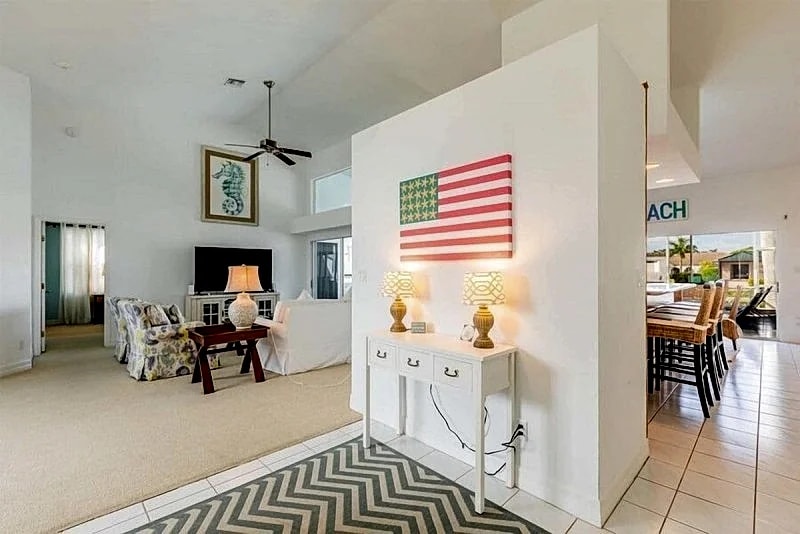 3 Bdr 2 Bth Gorgeous Home With Sw Exposure in Marco Island, Florida, United States — photo 2
