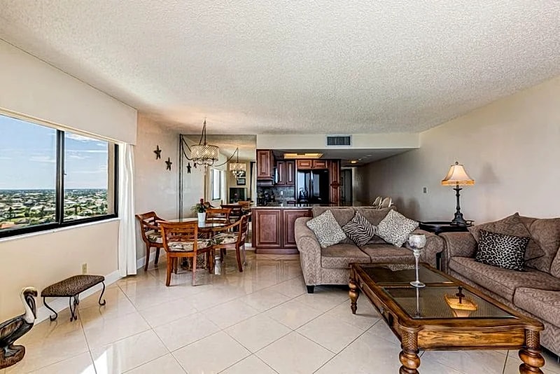 Enjoy Paradise in this 2/2 Beachfront Condo in Marco Island, Florida, United States — photo 4