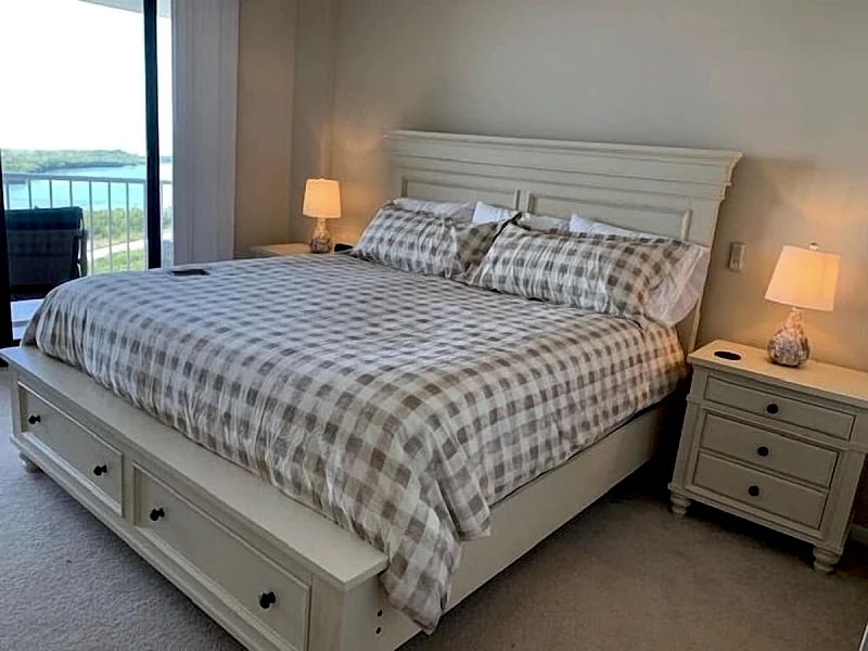 Beautifully updated 2/2 condo with Gulf views in Marco Island, Florida, United States — photo 5