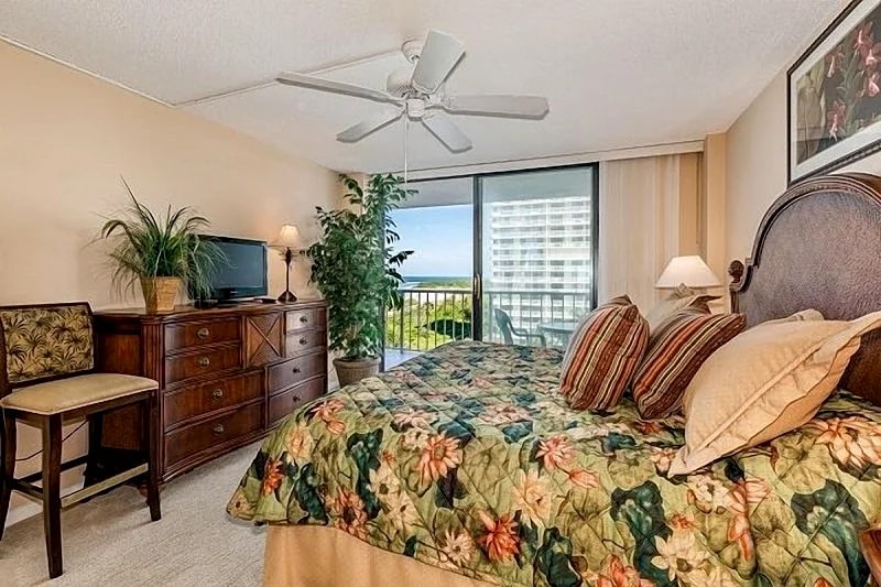 2 bedroom, 2 bath condo Beachfront Condo in Marco Island, Florida, United States — photo 5