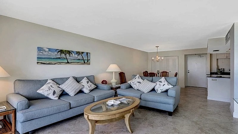 Southern view of the Crescent Beach in Marco Island, Florida, United States — photo 2