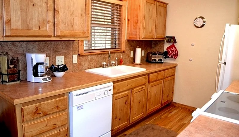 4BR Roark Creek Cabin, Walk-In Level, Pet-Friendly,Outdoor Activities in Branson West, Missouri, United States — photo 4