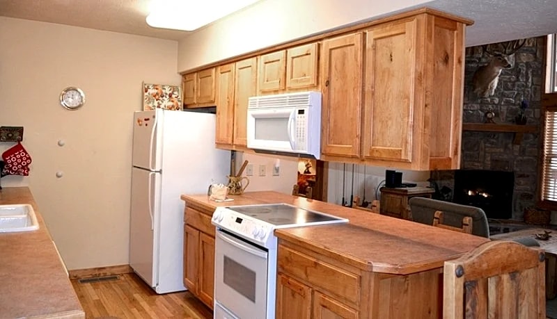 4BR Roark Creek Cabin, Walk-In Level, Pet-Friendly,Outdoor Activities in Branson West, Missouri, United States — photo 3