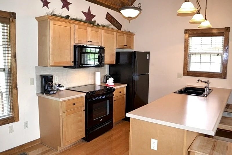1 Br Loft Lakeview Cabin, Near Resort Pavilion and Lake in Branson West, Missouri, United States — photo 5