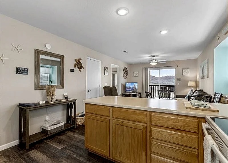 Amazing Views! Exceptional Location! Pet Friendly! You Can't Lose at the Lake in Branson West, Missouri, United States — photo 3