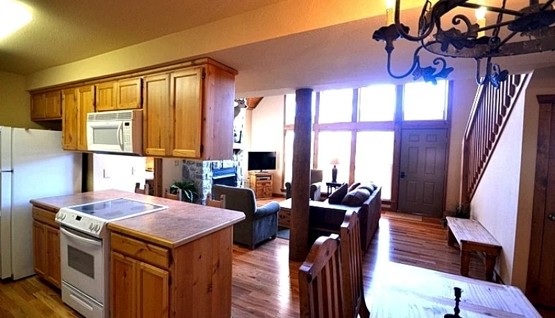 L016, 4 Br Roark Creek Cabin in Reeds Spring, Missouri, United States — photo 3