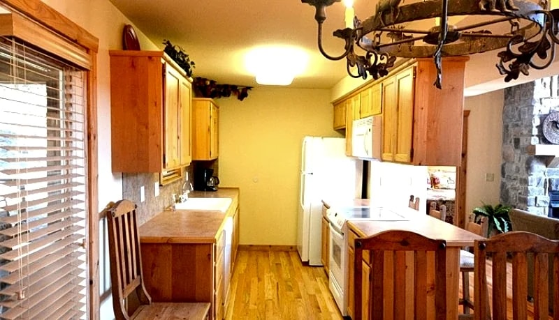 L016, 4 Br Roark Creek Cabin in Reeds Spring, Missouri, United States — photo 4