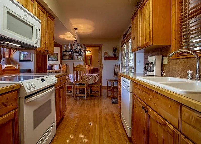 L083, 4Br, 4Ba Fox Hollow Cabin, Quiet, Clean and Peaceful Location in Branson West, Missouri, United States — photo 4