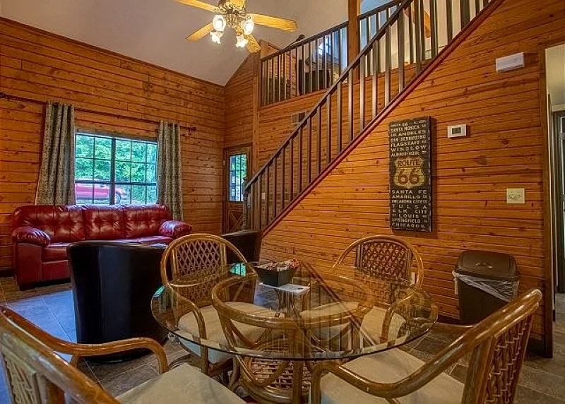 Pet Friendly! Day Dreamer - Darling 2 Bedroom Cabin at Fall Creek Resort in Branson, Missouri, United States — photo 2