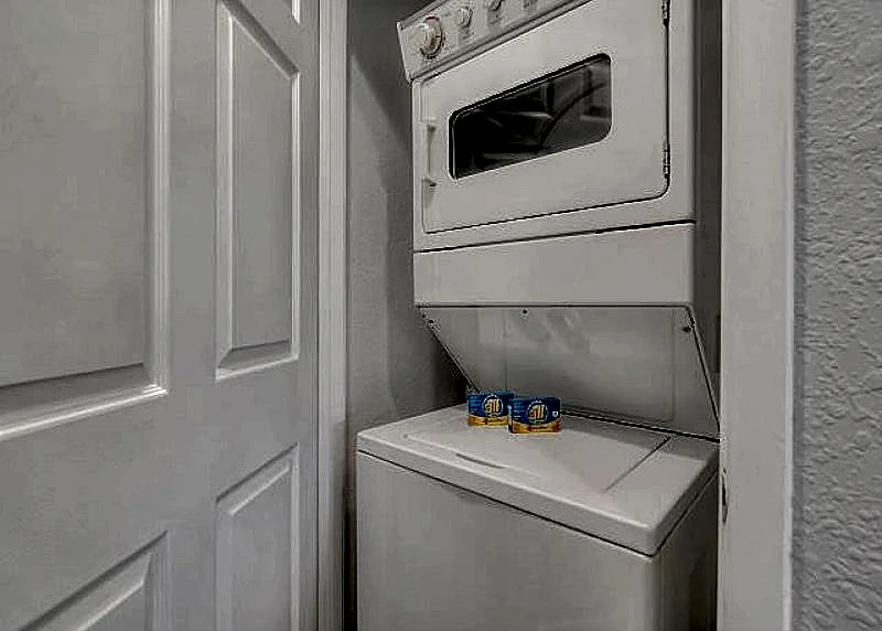 Minutes from Downtown Branson! So Many Amazing Amenities! Clean and Cozy! 2BD in Branson, Missouri, United States — photo 3