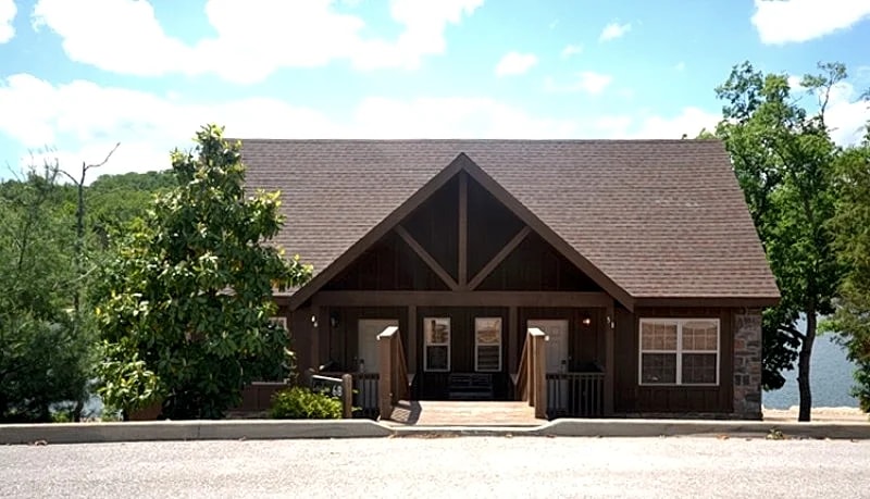 1-Br Lakefront Cabin, Spectacular View from the Screened-In Deck