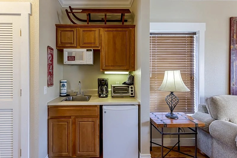 1-Br Luxury King Suite, Overlooking the Twelfth Hole in Branson West, Missouri, United States — photo 2