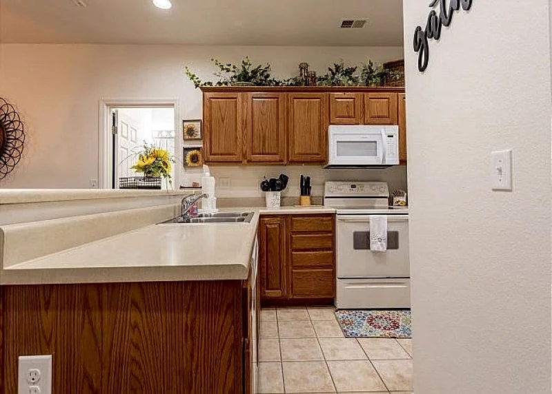 Vacation, Golf, The Lake, or Shows. Welcome to “Simple Serenity” in Branson West, Missouri, United States — photo 4