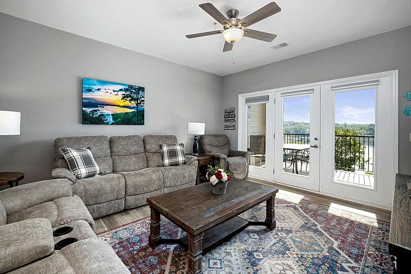 Table Rock Lakeside Tranquility: 3-Bedroom Condo #225