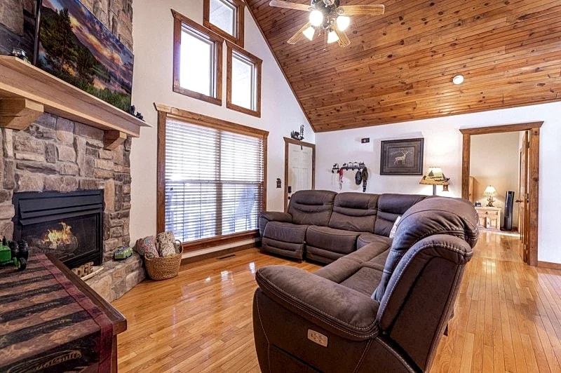 L051, 3-BR ForestView Cabin Stay 3+ Nts in September, Save 15% SEE DESC BELOW in Branson West, Missouri, United States — photo 5