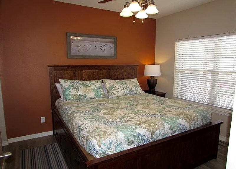Can be a 3 or 6 BR, 2 or 4 Bath Lakefront Condo with Dock Access in Hollister, Missouri, United States — photo 3