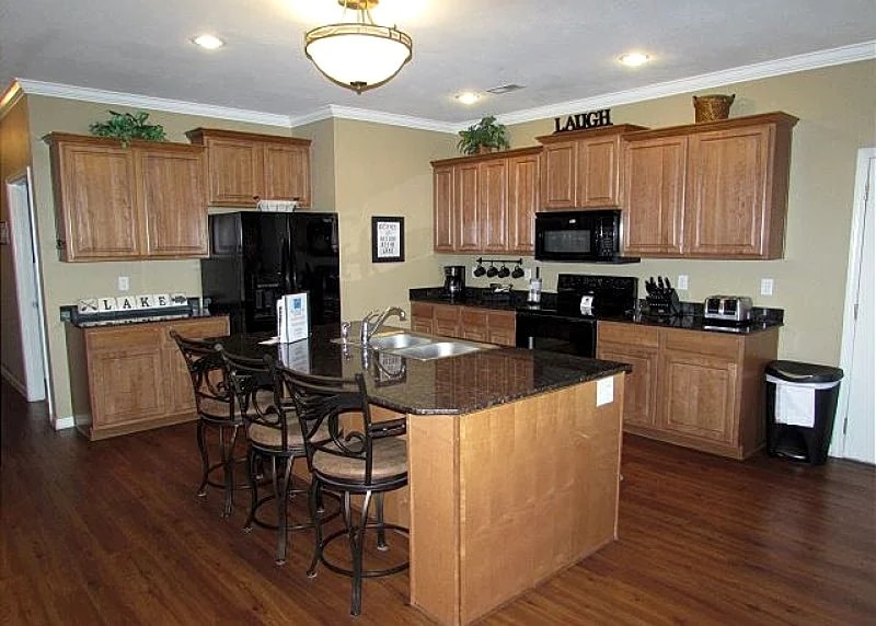 Fantastic 3 BR, 3 Bath Condo on Table Rock Lake with Dock Access in Hollister, Missouri, United States — photo 5