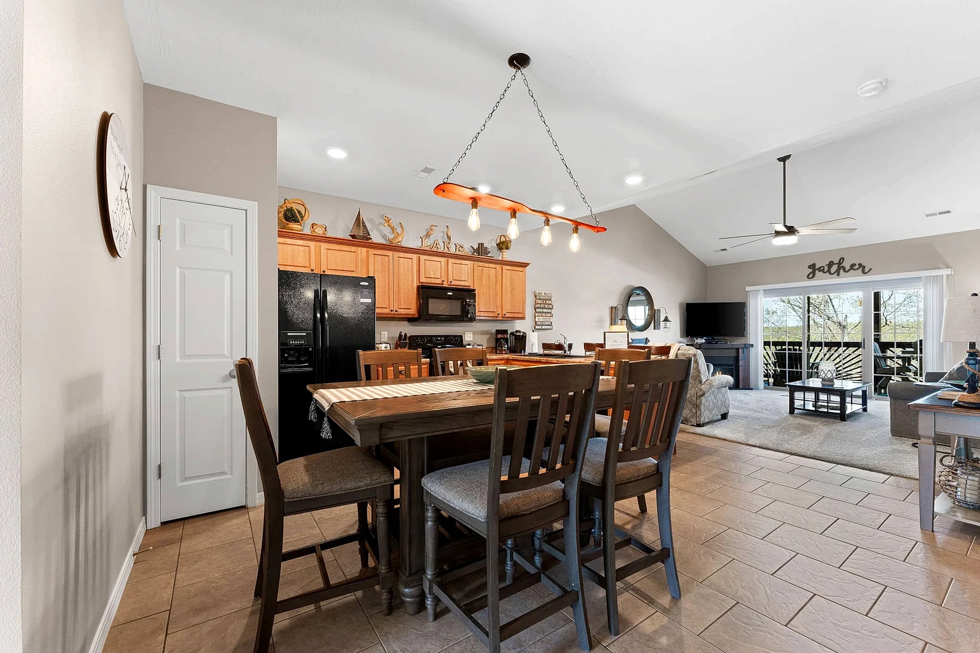 Condo A-9 - 3BR Table Rock Lake, Dock & Fireplace