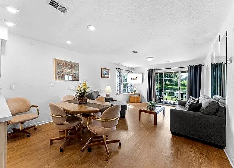 Super Cozy and Clean 2BD/2BA Condo! Minutes to Downtown Branson and Shopping! in Branson, Missouri, United States — photo 4