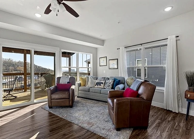 Come Stay and Play at this Beautiful 5 Bedroom Escape Peak! in Branson, Missouri, United States — photo 2