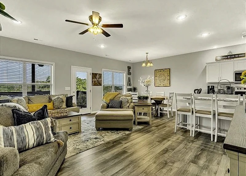 Exquisite Pet Friendly Condo Conveniently Located Close to the Fun In Branson in Branson West, Missouri, United States — photo 2