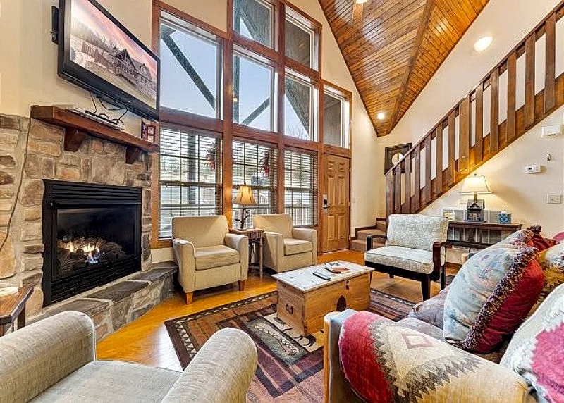 Make Vacation Dreams Come True in this Lodge! Roomy and Convenient Location! in Branson West, Missouri, United States — photo 2
