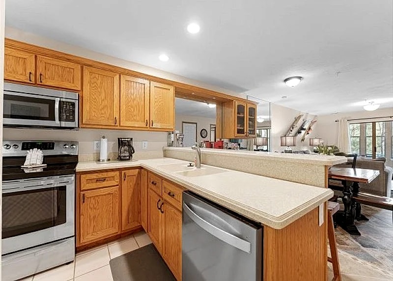 Quiet and Comfortable, 2 Bedroom, 2 Bath, Condo Located at Emerald Pointe!! in Hollister, Missouri, United States — photo 2