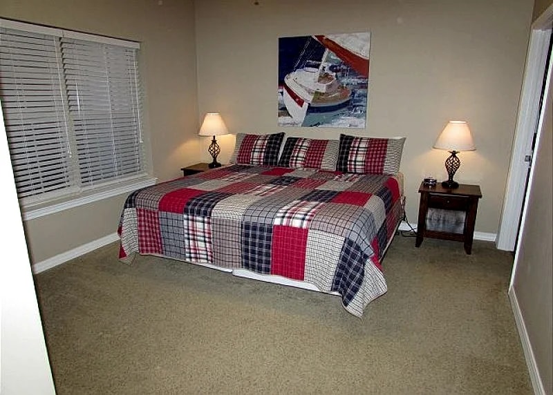 3 BR, 3 Bath, with Dock Access. Lower level with walkout to the lake. in Hollister, Missouri, United States — photo 4