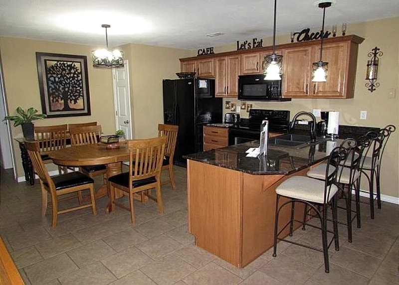 Lower Level Condo gives Guests the Perfect Place to enjoy the lake!! in Hollister, Missouri, United States — photo 4