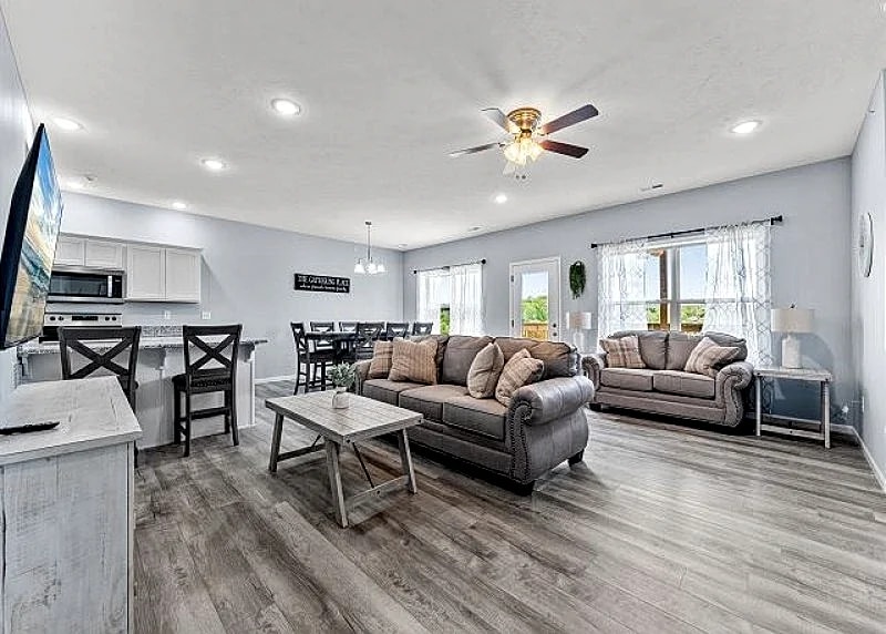 Walk In Level, Family Friendly, Relaxing New Condo in Stonebridge Resort