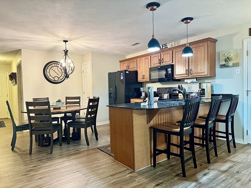 Lakefront Condo with Private Deck to Enjoy the views of the Water & Dock in Hollister, Missouri, United States — photo 3
