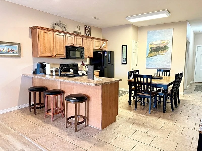 Can be a 3 or 6 BR, 2 or 4 Bath Lakefront Condo with Dock Access in Hollister, Missouri, United States — photo 3