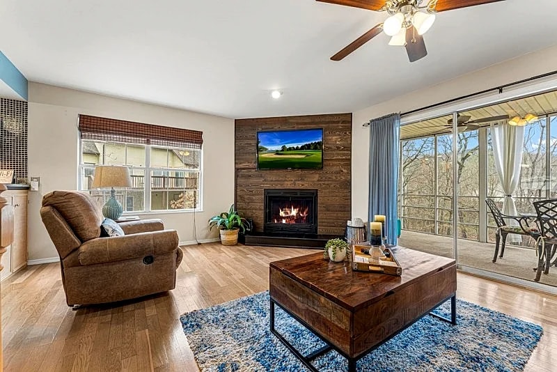 Charming Pointe Royale Two-Story 2 BR Condo Perfect for a Cozy Getaway! in Branson, Missouri, United States — photo 2