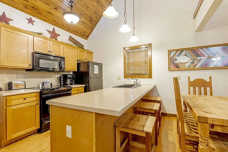 L130A, 1BD Loft Lakeview Cabin, Stay 3+ Nts, Save 15% SEE DESC. BELOW in Reeds Spring, Missouri, United States — photo 4