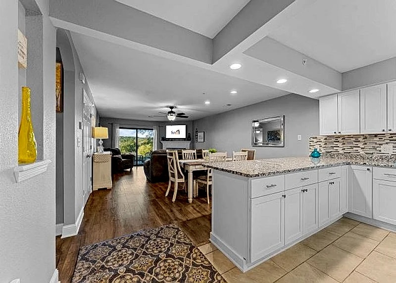 2BD/2BA Condo at The Foothills, in the heart of Branson!! in Branson, Missouri, United States — photo 2