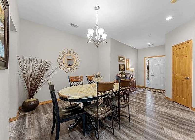 Skippin Stones Lakefront Condo on Table Rock Lake with Balcony & Fire Pit in Branson, Missouri, United States — photo 5
