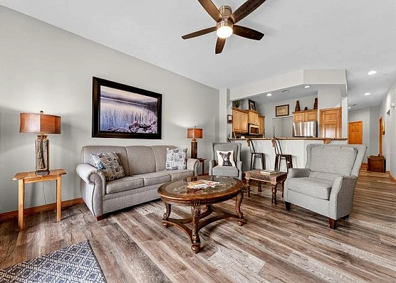 Skippin Stones Lakefront Condo on Table Rock Lake with Balcony & Fire Pit